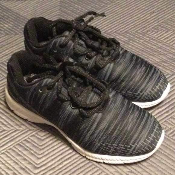 Fila size 13 black and gray sneakers for kids - Picture 1 of 10